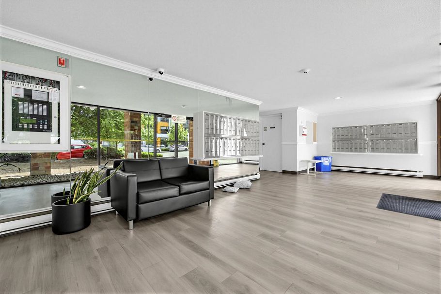 310 360 E 2nd Street North Vancouver, BC - 5