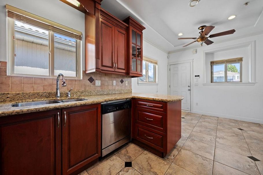 5388 Sherbrooke Street Vancouver, BC - 10