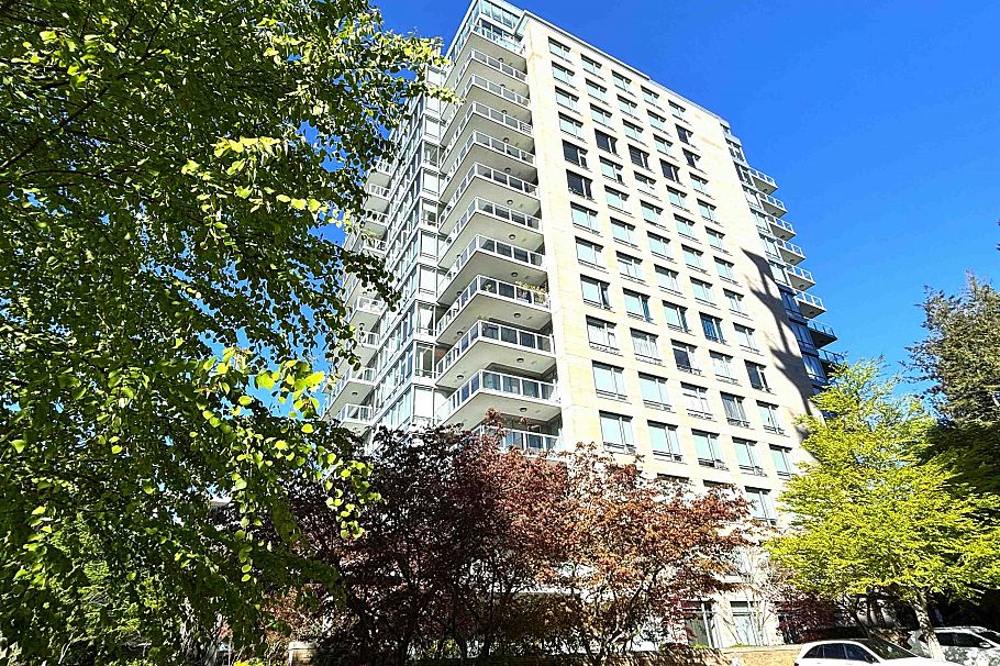 1501 5838 Berton Avenue Vancouver, BC - 1