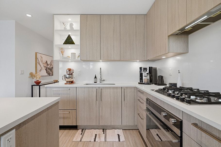 311 707 E 3rd Street North Vancouver, BC - 5