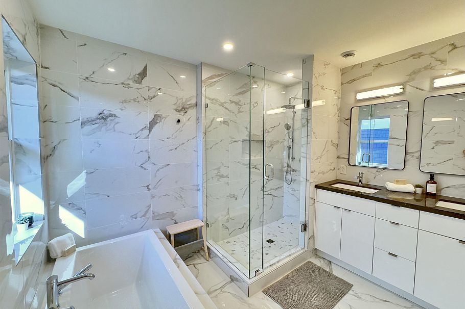 1372 E 10th Avenue Vancouver, BC - 21