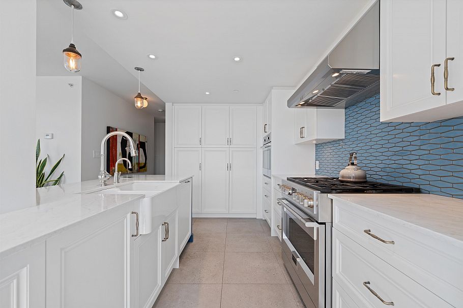 501 1199 Marinaside Crescent Vancouver, BC - 5