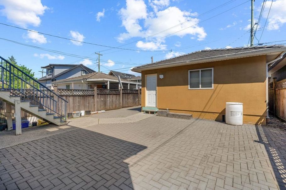 5388 Sherbrooke Street Vancouver, BC - 32