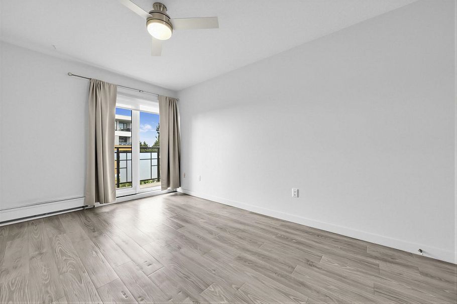 310 360 E 2nd Street North Vancouver, BC - 16