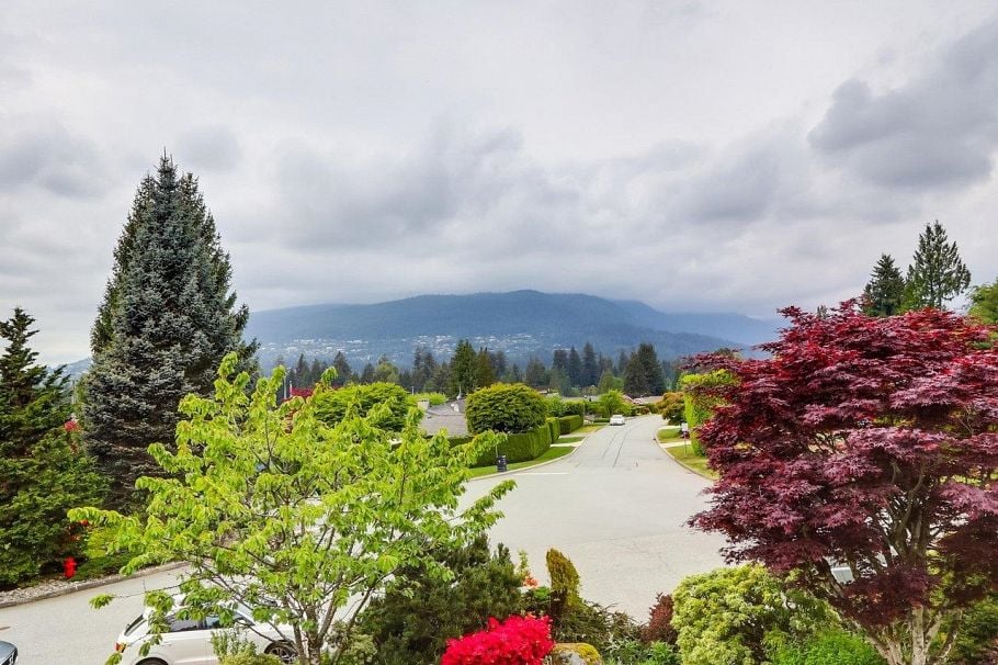 4072 Skyline Drive North Vancouver, BC - 23
