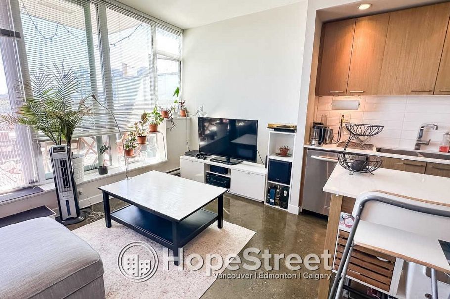 808 221 UNION STREET, Vancouver BC V6A 0B4 Vancouver, BC - 2