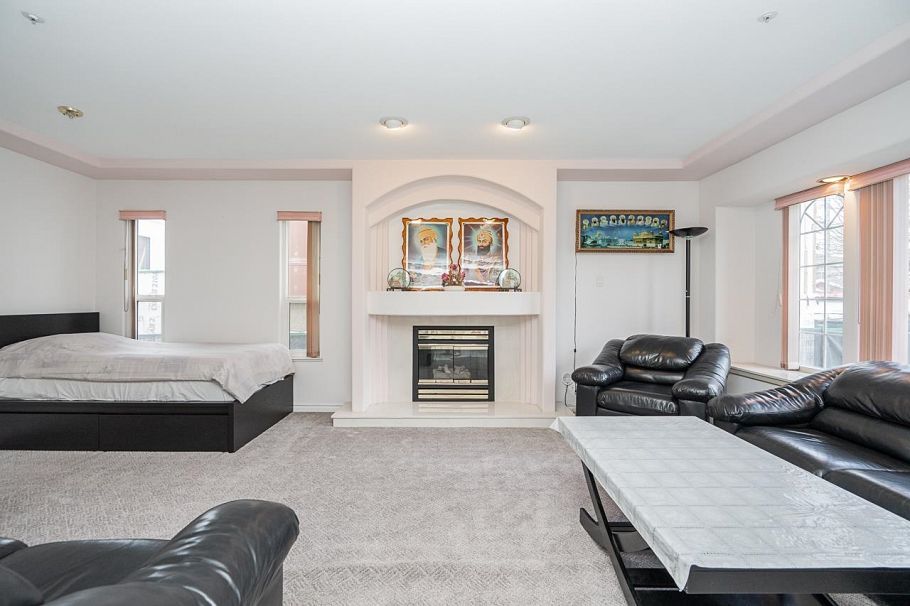 726 E 56th Avenue Vancouver, BC - 4
