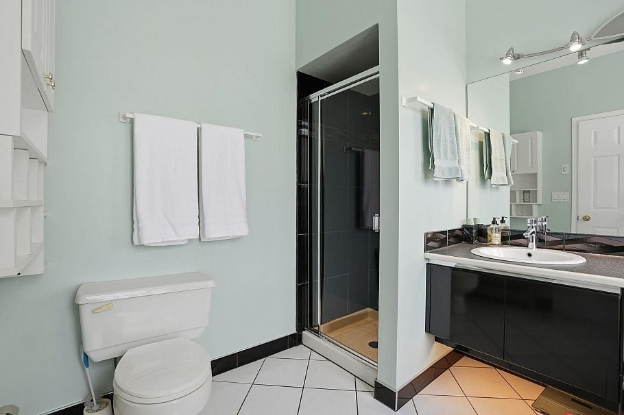 2341 Caledonia Avenue North Vancouver, BC - 26