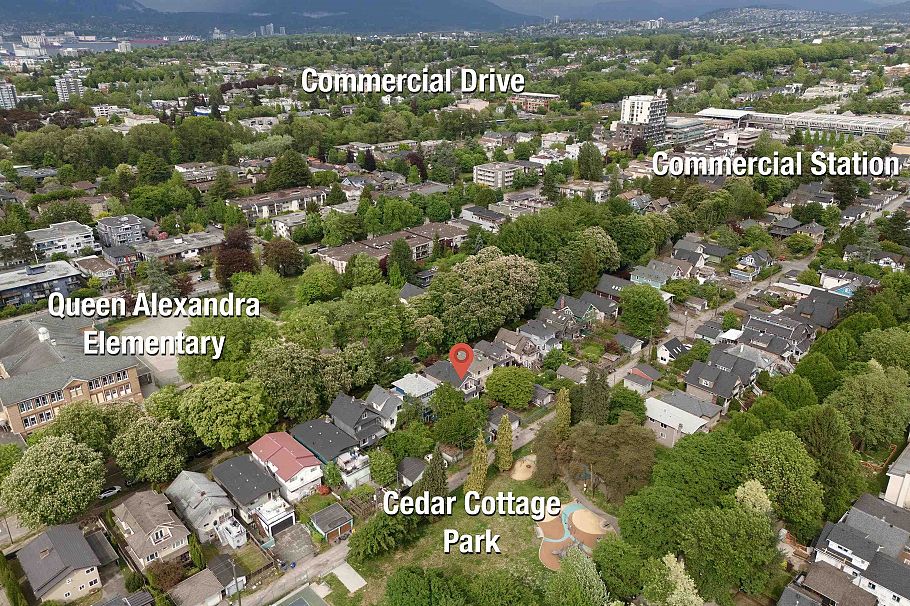 1372 E 10th Avenue Vancouver, BC - 29
