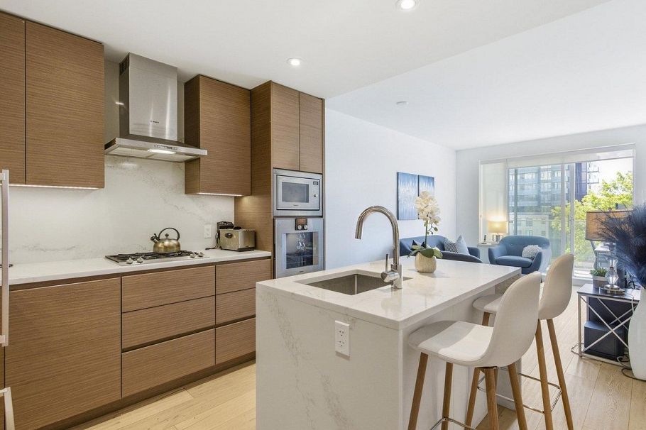402 5693 Elizabeth Street Vancouver, BC - 4