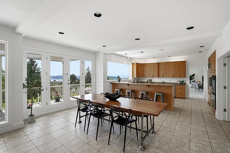 407 Brand Street North Vancouver, BC - 5
