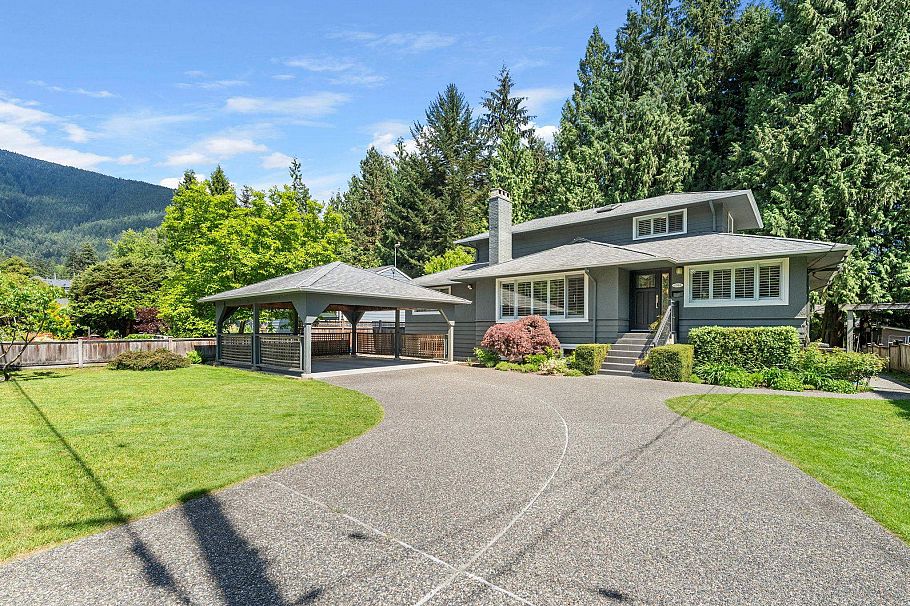 4368 Arundel Road North Vancouver, BC - 2
