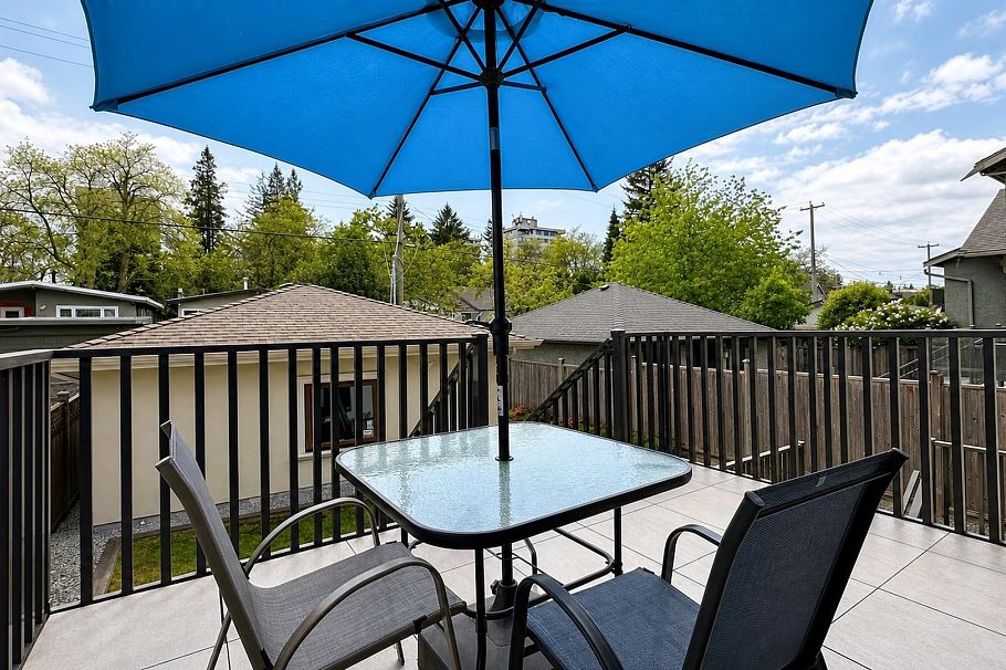 4618 W 8th Avenue Vancouver, BC - 20