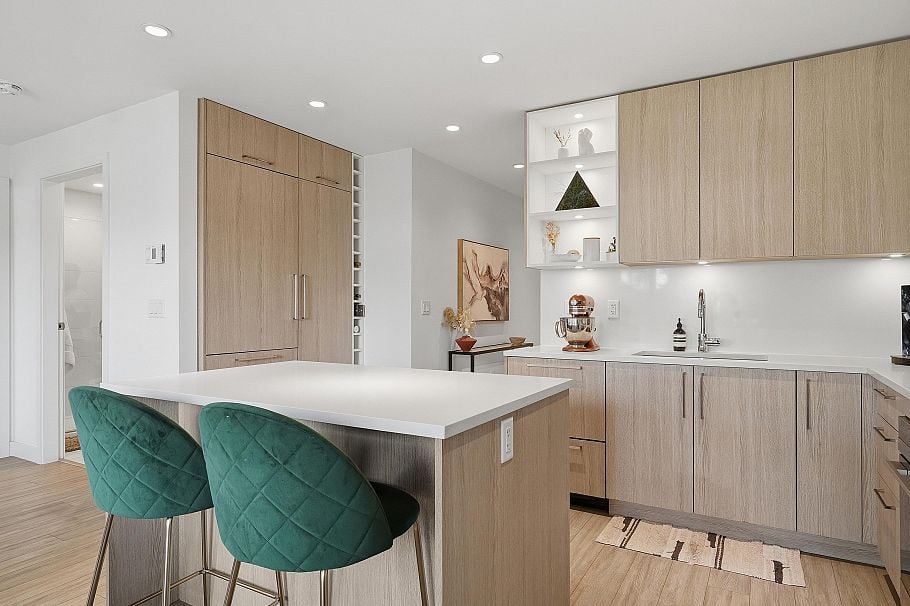 311 707 E 3rd Street North Vancouver, BC - 4