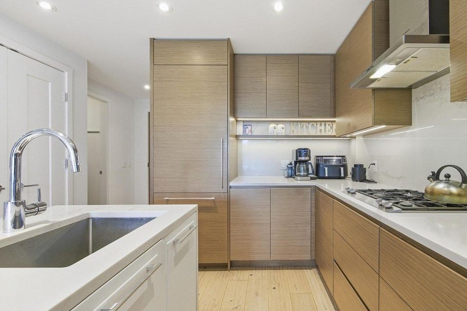 402 5693 Elizabeth Street Vancouver, BC - 6