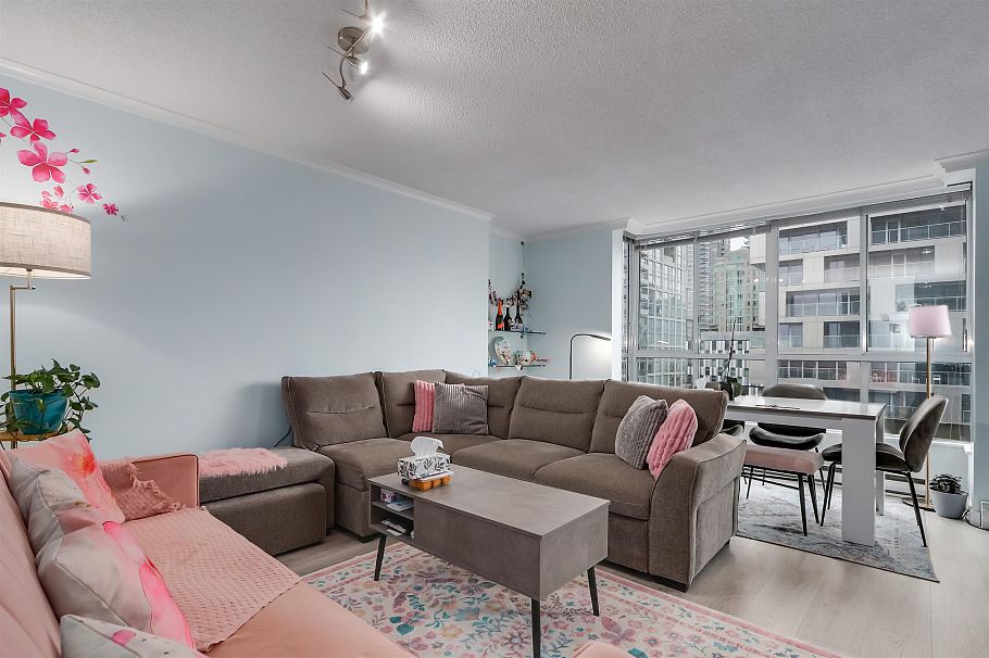 1401 1500 Howe Street Vancouver, BC - 2
