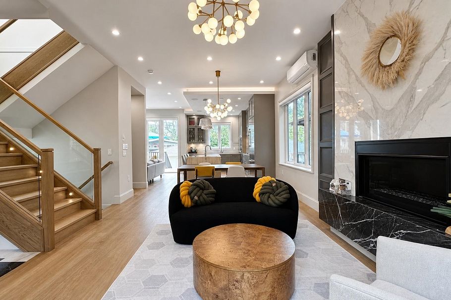 4618 W 8th Avenue Vancouver, BC - 4