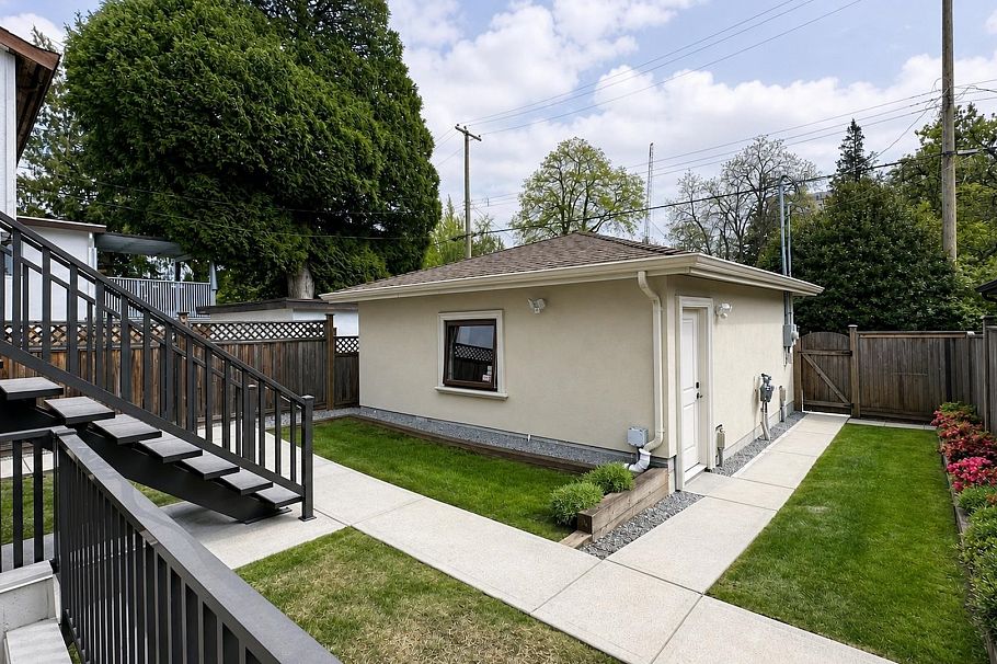 4618 W 8th Avenue Vancouver, BC - 38