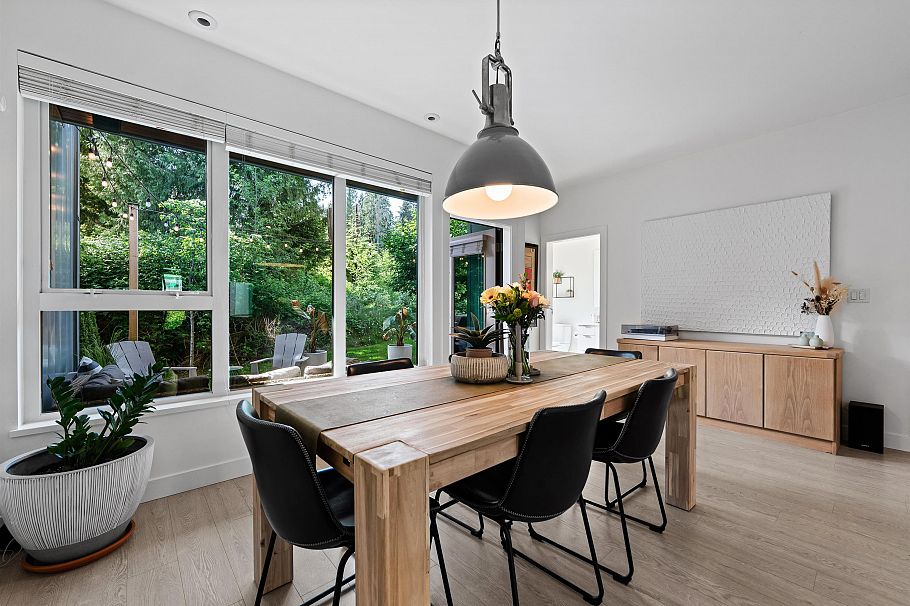 23 3596 Salal Drive North Vancouver, BC - 29