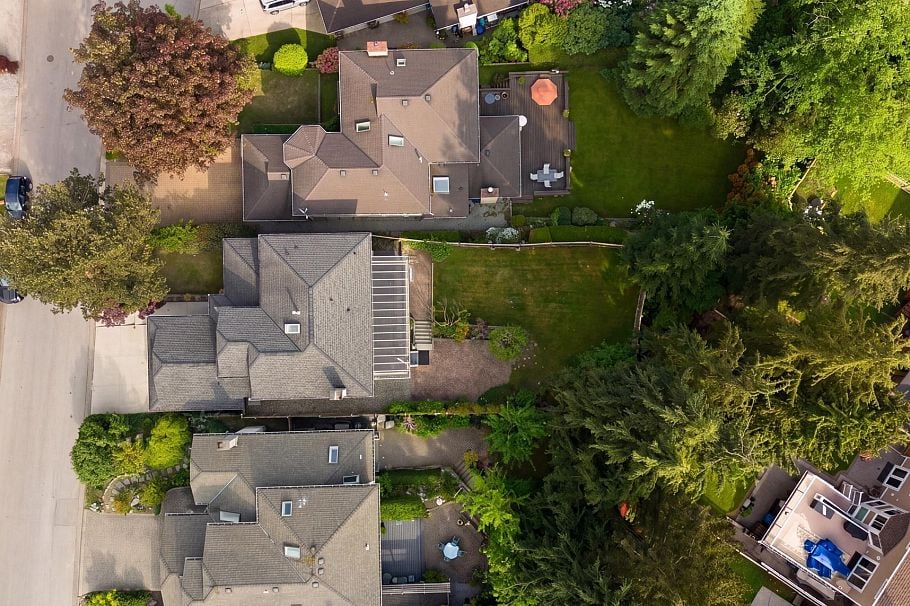 1535 Ostler Court North Vancouver, BC - 34