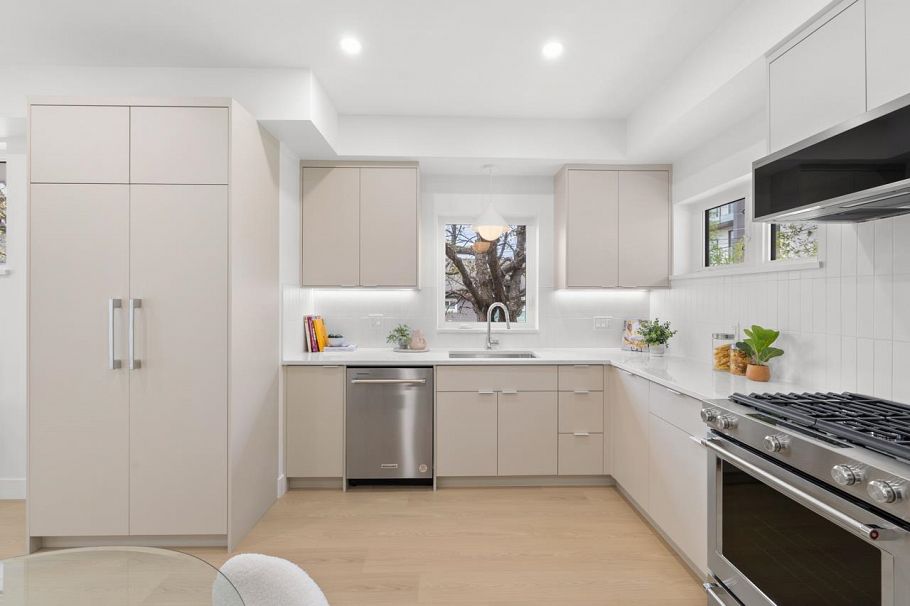 2133 E Pender Street Vancouver, BC - 11