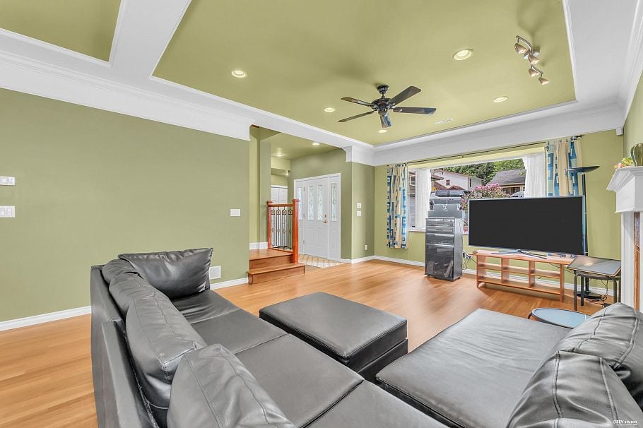 4317 Cliffmont Road North Vancouver, BC - 3