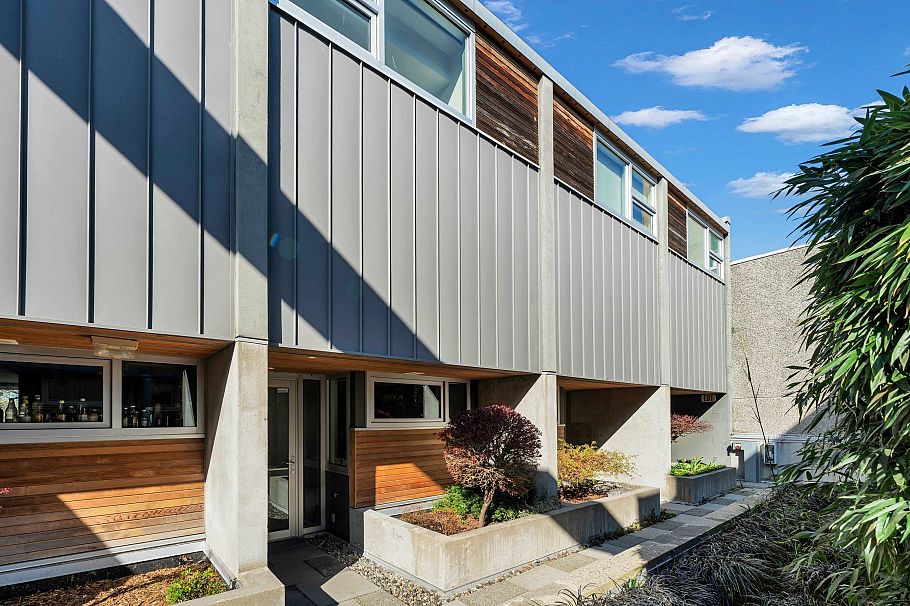 2 850 W 8th Avenue Vancouver, BC - 1