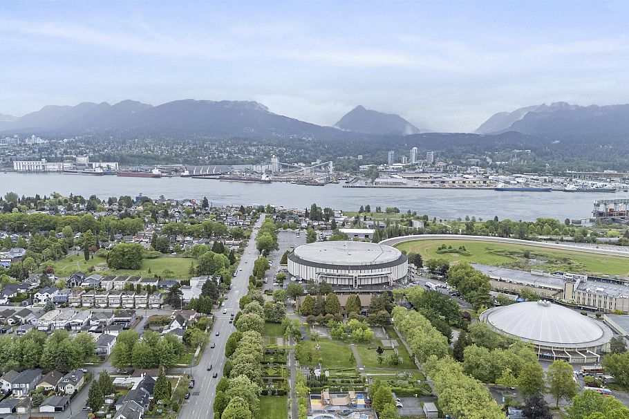 303 2745 E Hastings Street Vancouver, BC - 39