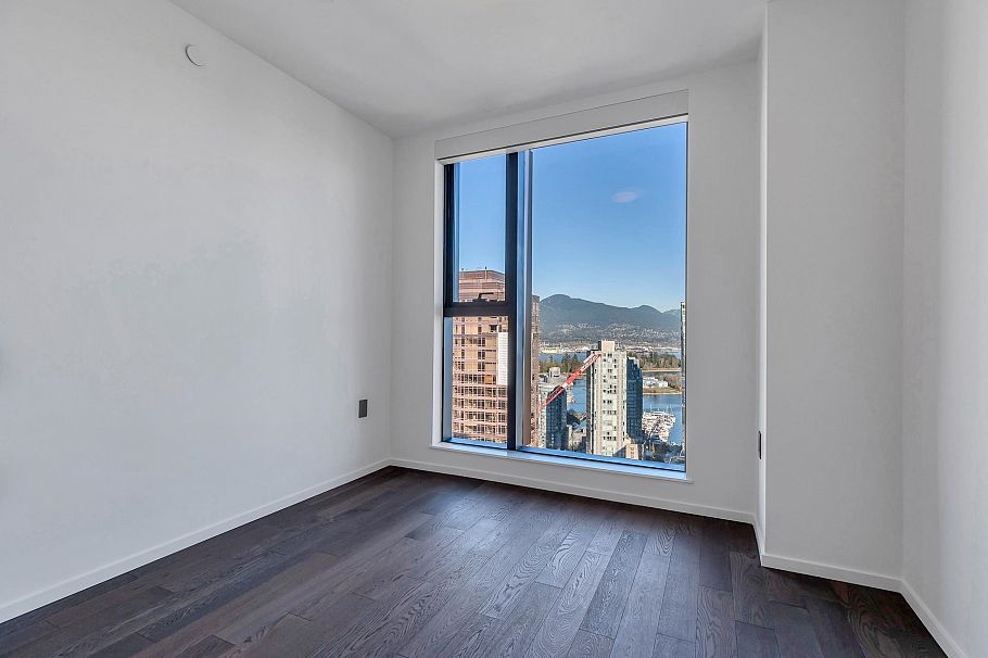 2402 1482 Robson Street Vancouver, BC - 4