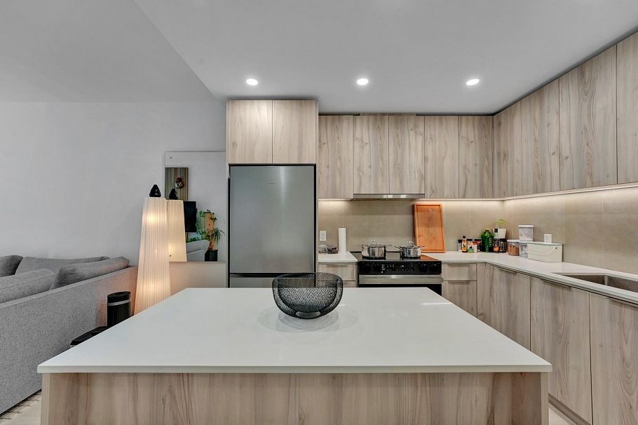 211 3596 Malsum Drive North Vancouver, BC - 2