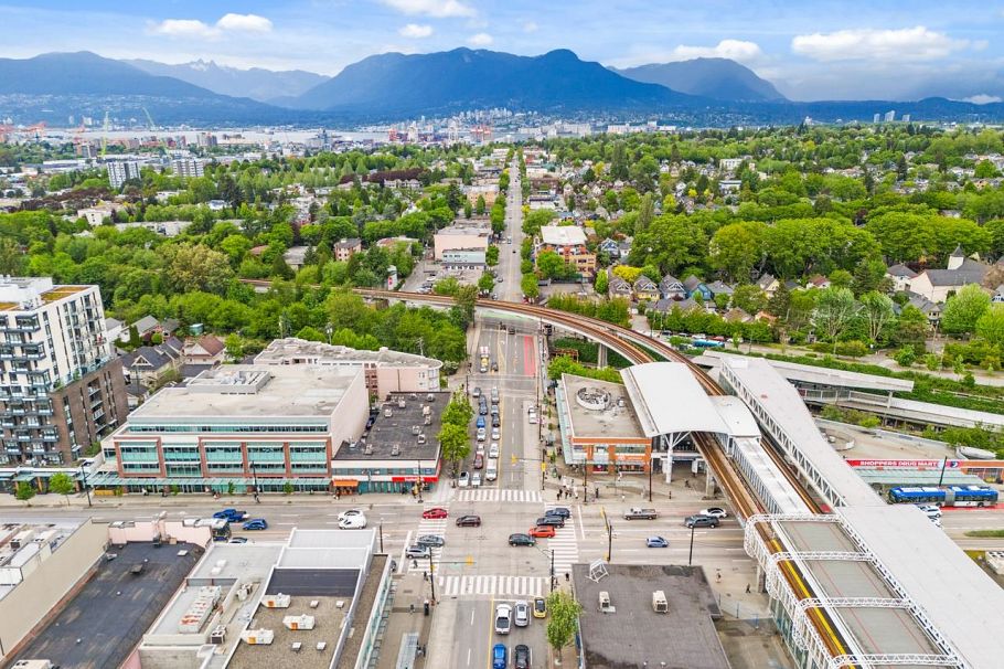 2036 E Broadway Vancouver, BC - 38