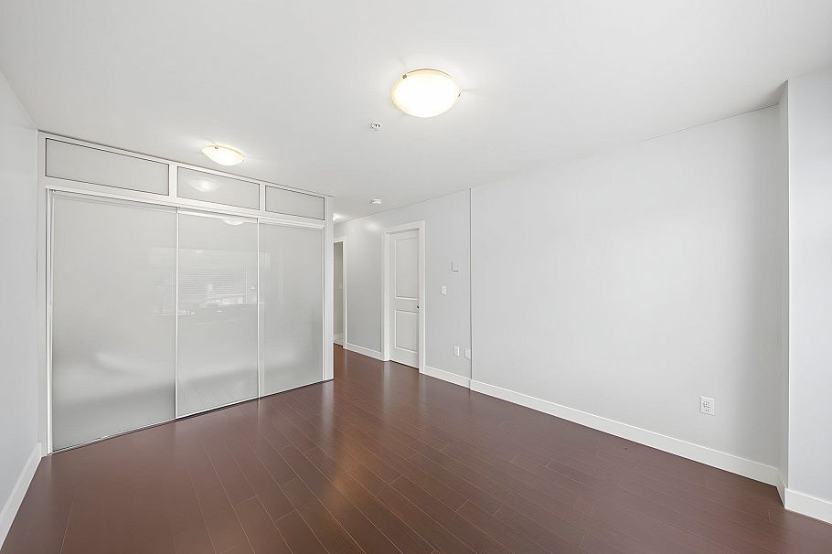303 2745 E Hastings Street Vancouver, BC - 8