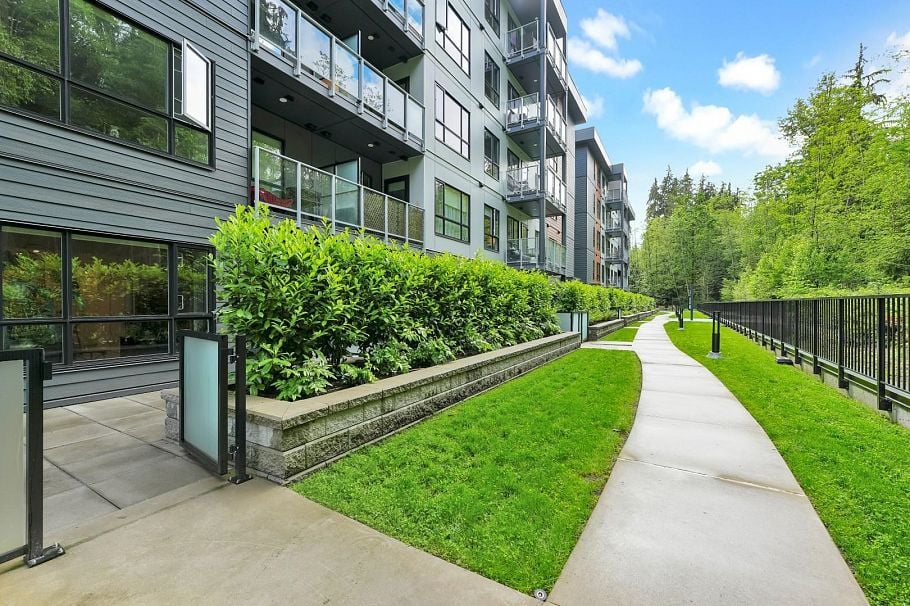 211 3596 Malsum Drive North Vancouver, BC - 27