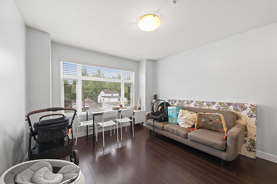 303 2745 E Hastings Street Vancouver, BC - 1