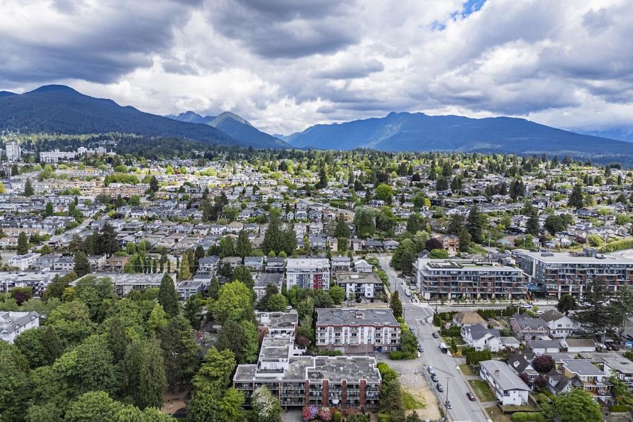 310 360 E 2nd Street North Vancouver, BC - 1