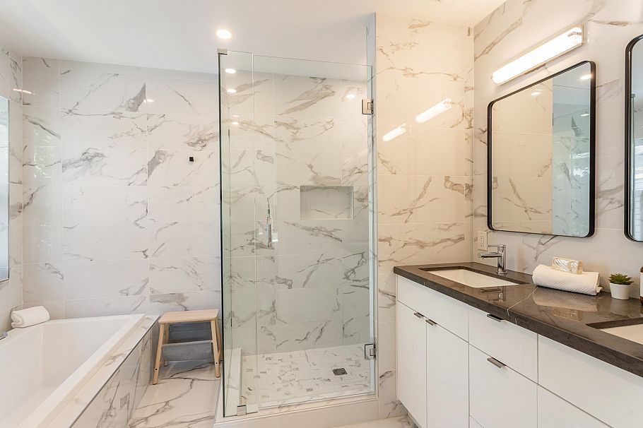 1372 E 10th Avenue Vancouver, BC - 22