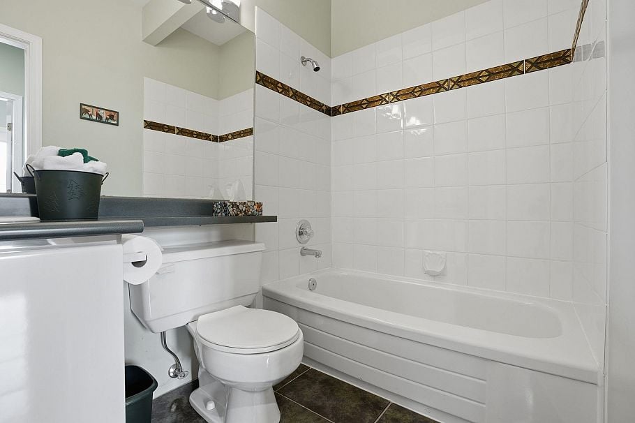 2341 Caledonia Avenue North Vancouver, BC - 29