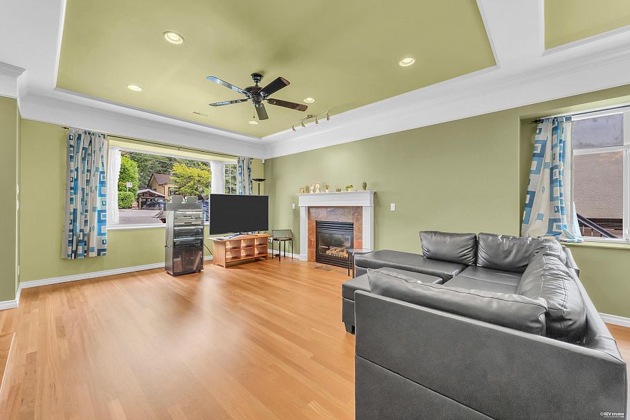 4317 Cliffmont Road North Vancouver, BC - 5