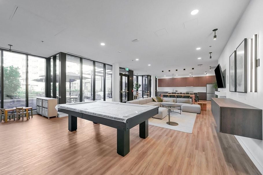 211 3596 Malsum Drive North Vancouver, BC - 33