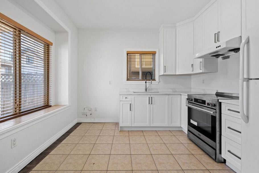 5388 Sherbrooke Street Vancouver, BC - 25