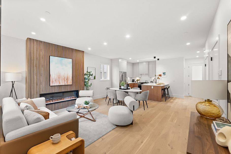 1 1368 Park Drive Vancouver, BC - 12