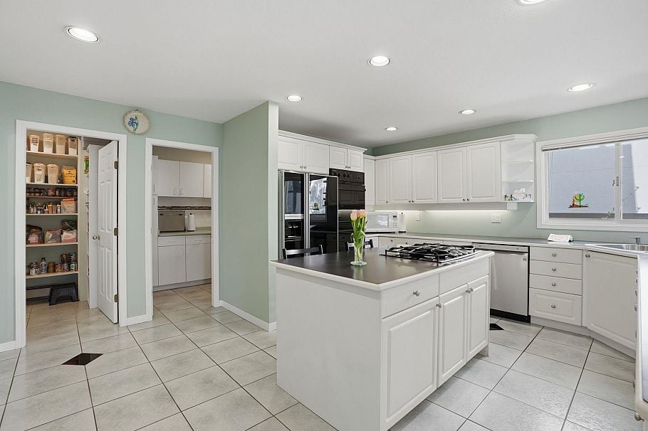 2341 Caledonia Avenue North Vancouver, BC - 8