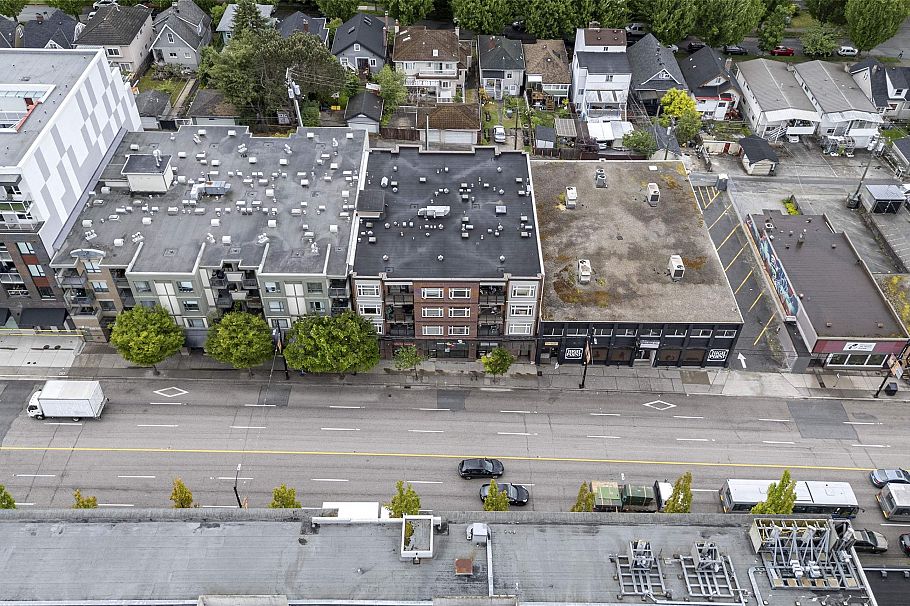 303 2745 E Hastings Street Vancouver, BC - 37