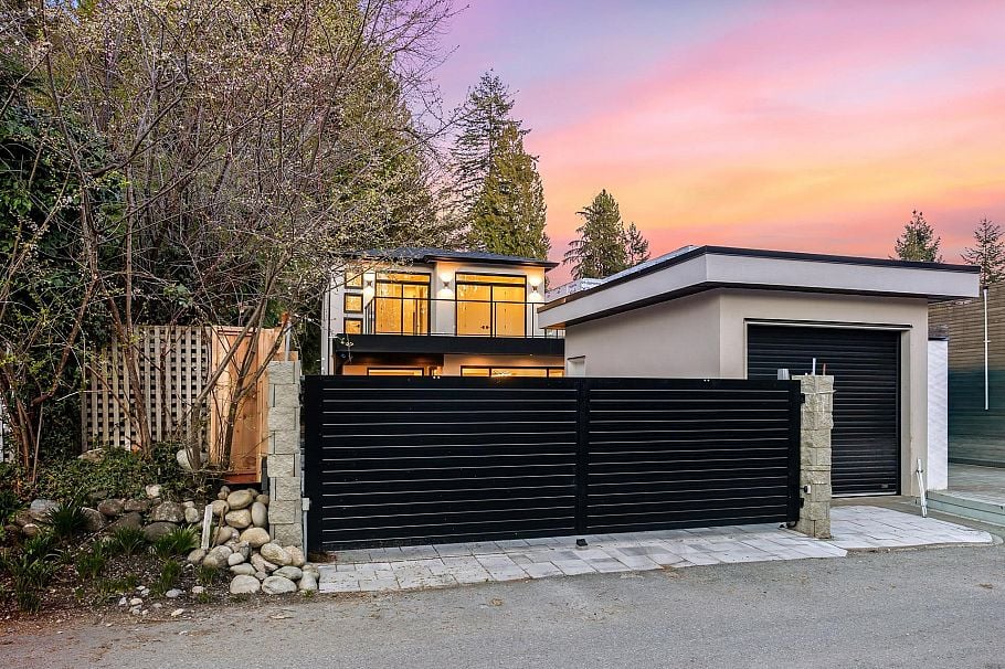 1921 Tatlow Avenue North Vancouver, BC - 39