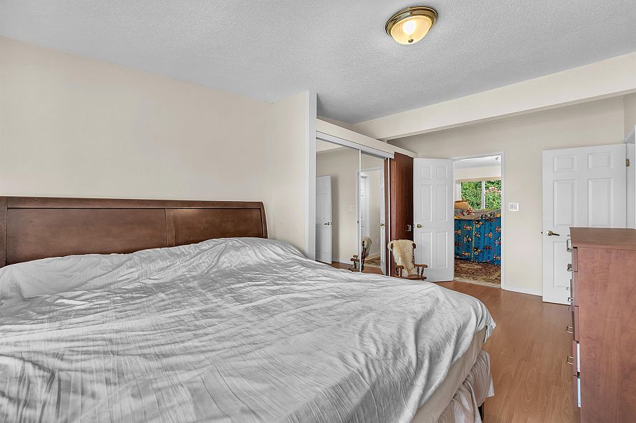 693 Plymouth Drive North Vancouver, BC - 5