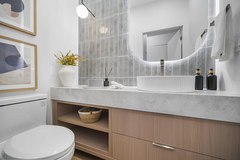 1 3623 Triumph Street Vancouver, BC - 25