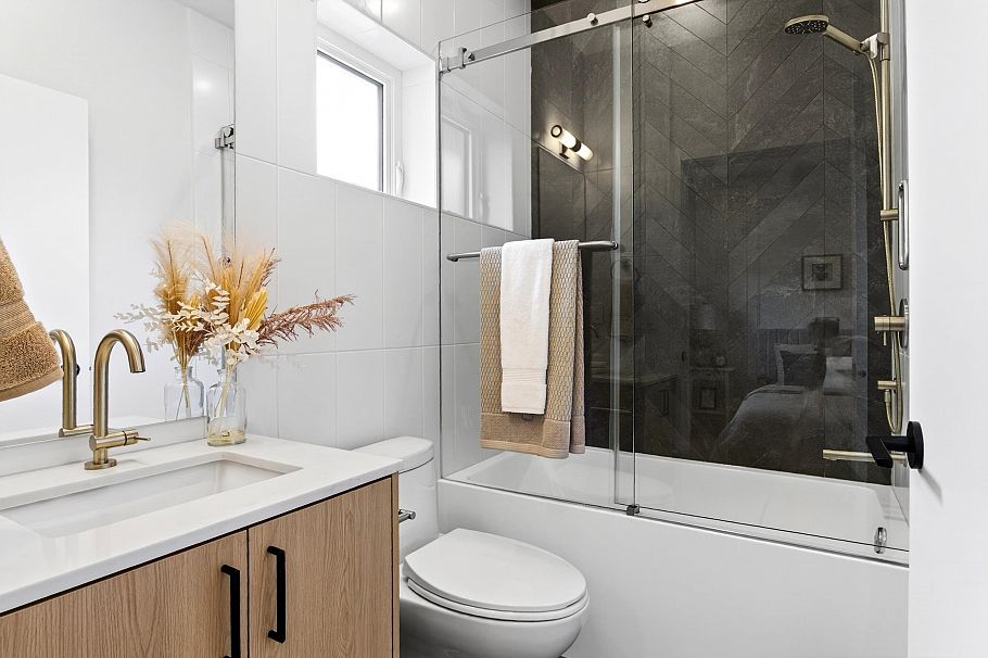 1 2741 E 7th Avenue Vancouver, BC - 12