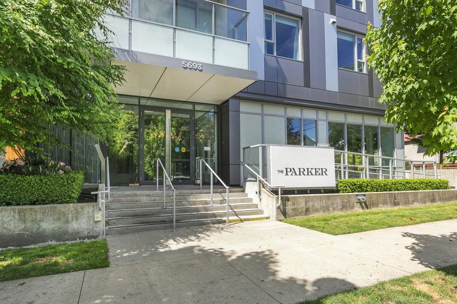 402 5693 Elizabeth Street Vancouver, BC - 2