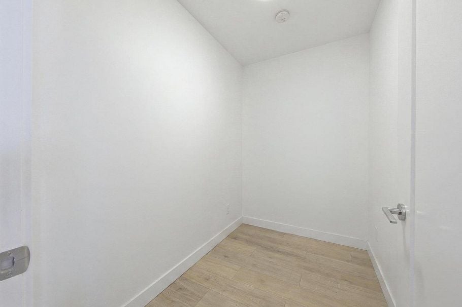 402 5693 Elizabeth Street Vancouver, BC - 20