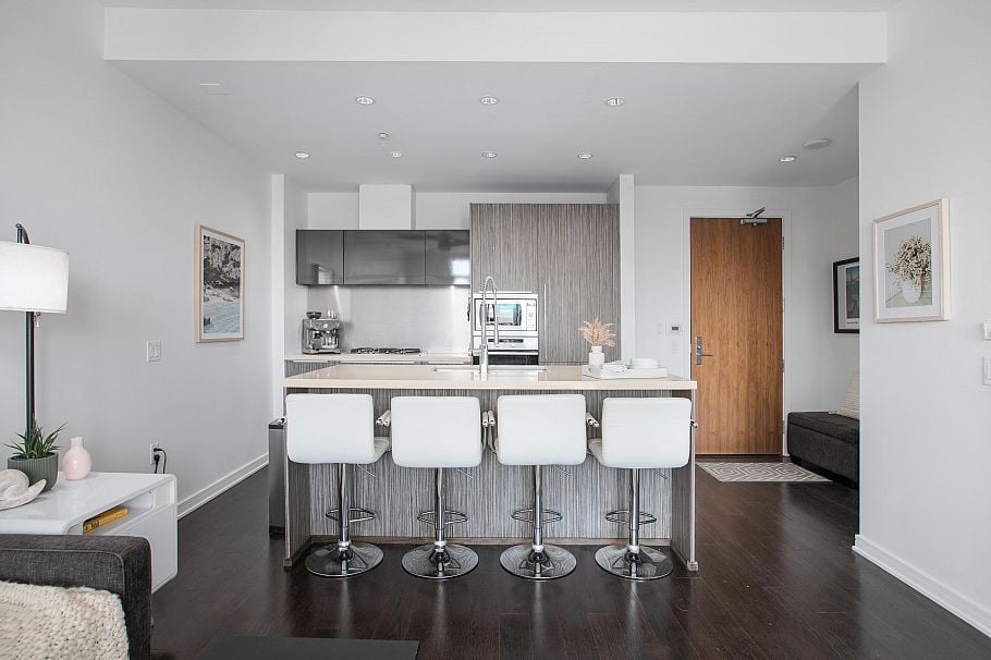 901 1616 Columbia Street Vancouver, BC - 5